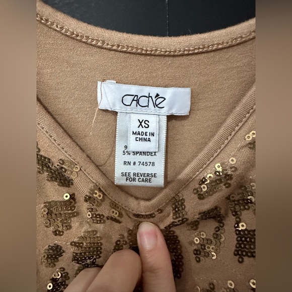 Cache Textured Gold Muscle T - Picture 4 of 6